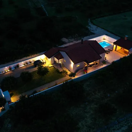 Laura By Interhome Benkovac