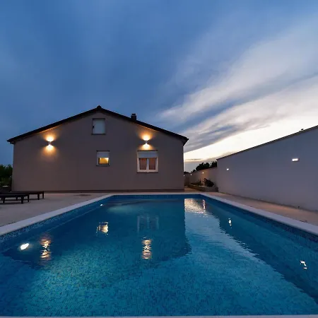 Laura By Interhome *