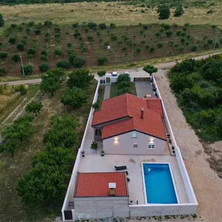 Casa de Férias Laura By Interhome Benkovac