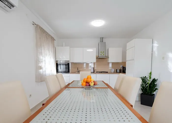 Semesterbostad Laura By Interhome *